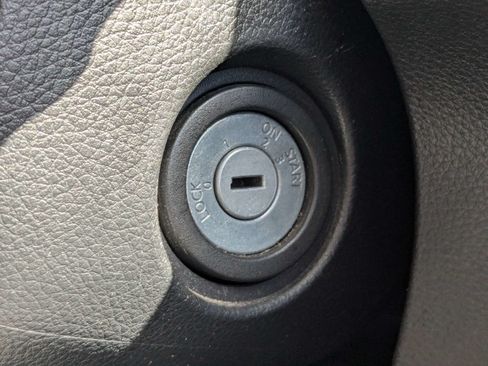Used 2019 Nissan Rogue S w/ Special Edition Package FWD image 31