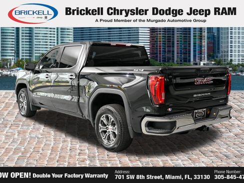 Used 2026 GMC Sierra 1500 SLT AWD/4WD image 12