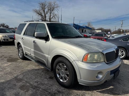 Used 2004 Lincoln Navigator Luxury image 4
