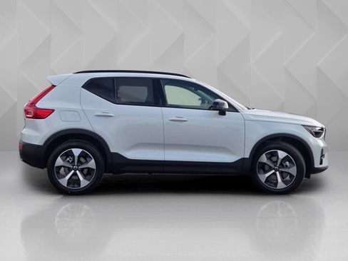 New 2026 Volvo XC40 B5 Plus w/ Protection Package Premier AWD/4WD image 8