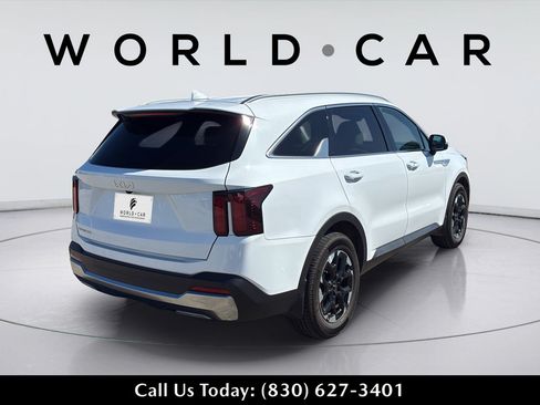 Used 2025 Kia Sorento S FWD image 5