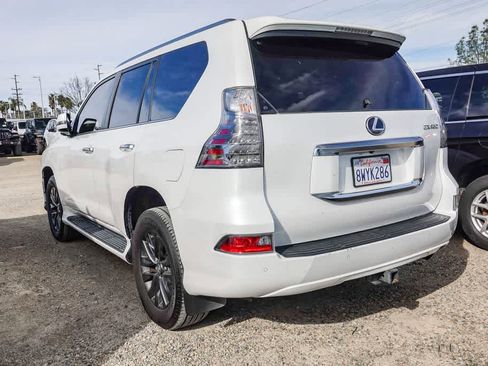 Used 2021 Lexus GX 460 Premium w/ Premium Package image 16