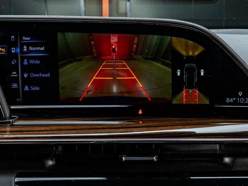 Used 2023 Cadillac Escalade Luxury RWD image 17