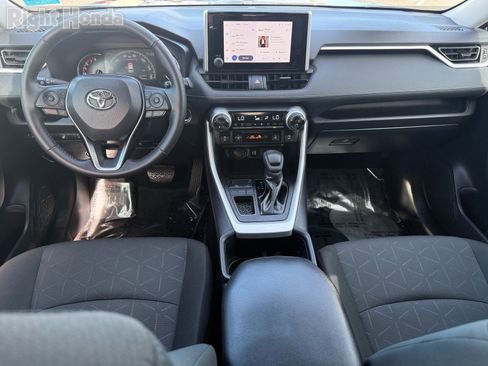 Used 2024 Toyota RAV4 XLE image 27