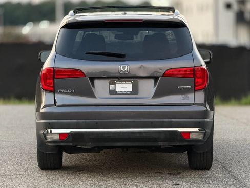 Used 2017 Honda Pilot Touring image 4