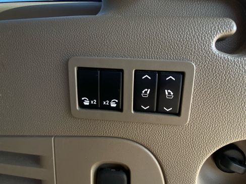 Used 2016 Chevrolet Suburban LTZ AWD/4WD image 12