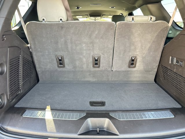 Used 2022 Chevrolet Tahoe Z71 w/ Luxury Package AWD/4WD image 10