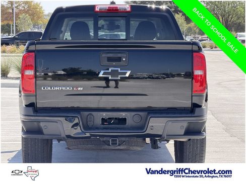 Used 2019 Chevrolet Colorado Z71 AWD/4WD image 5