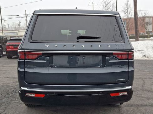 Used 2024 Jeep Wagoneer Series III AWD/4WD image 6
