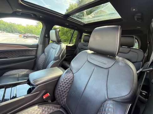 Used 2023 Jeep Grand Cherokee Summit AWD/4WD image 16