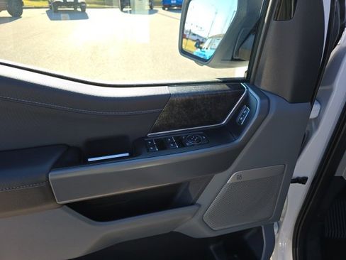 Used 2024 Ford F150 Lightning Flash image 12