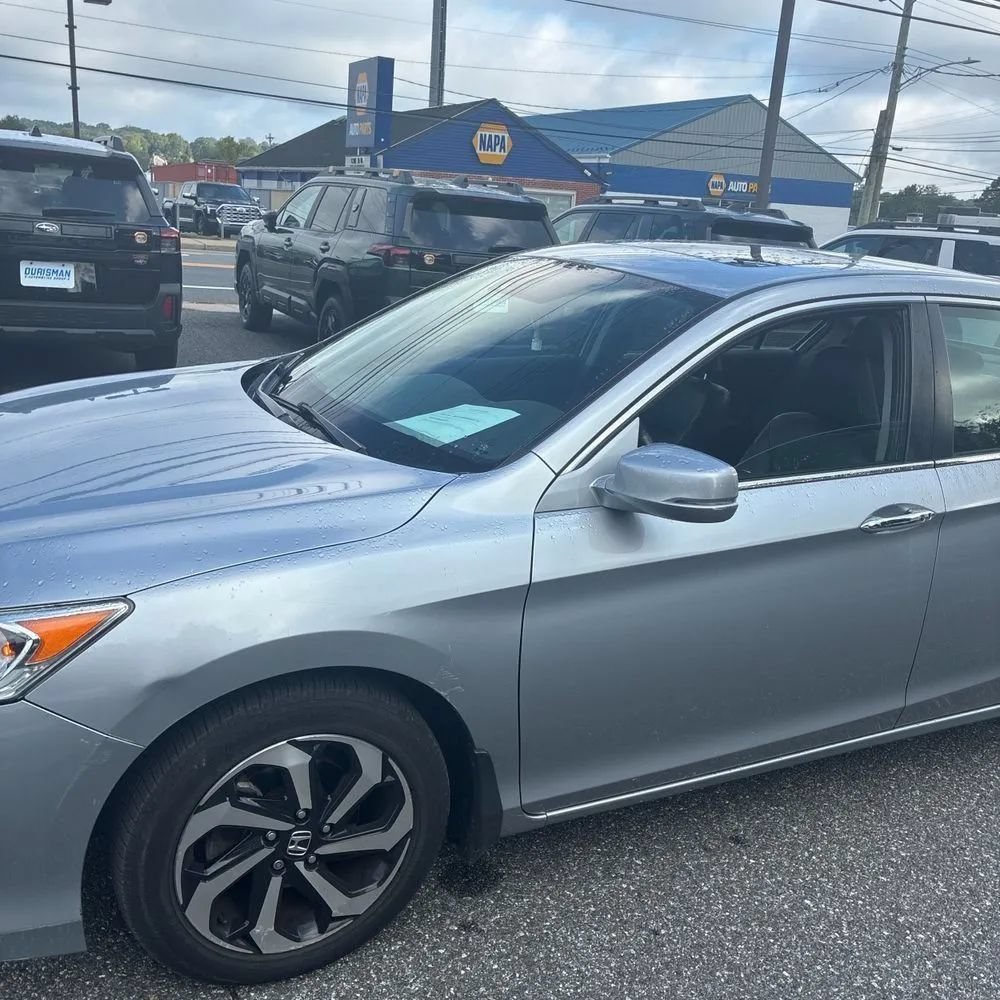 Used 2017 Honda Accord EX-L image 2