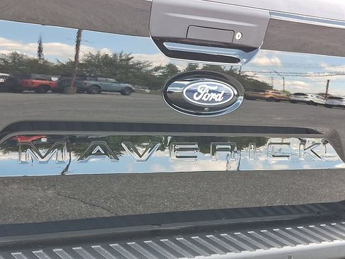 New 2025 Ford Maverick XLT w/ XLT Luxury Package AWD/4WD image 19