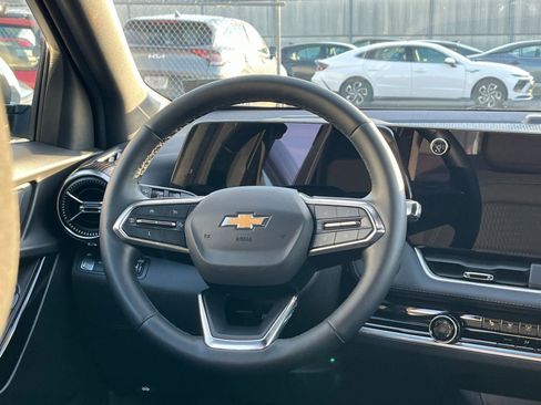 Used 2025 Chevrolet Equinox LT image 27