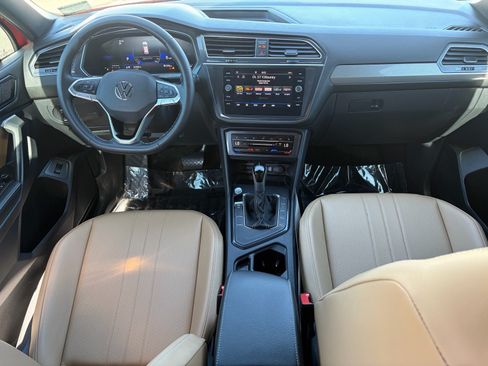 Used 2024 Volkswagen Tiguan SE FWD image 28