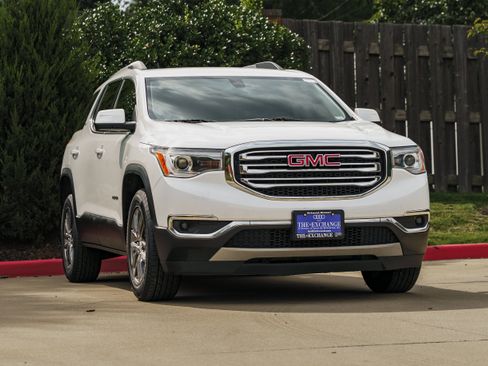 Used 2019 GMC Acadia SLT AWD/4WD image 1