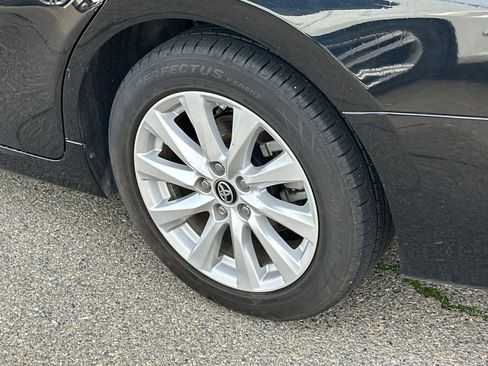 Used 2019 Toyota Camry LE image 17