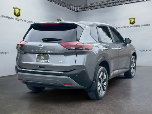 Used 2023 Nissan Rogue SV image 5