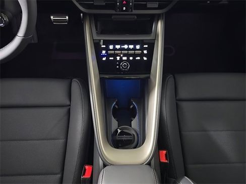 Used 2025 Porsche Macan Turbo Electric image 22