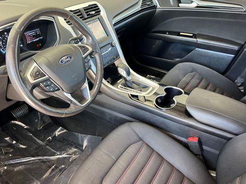 Used 2015 Ford Fusion SE FWD image 11