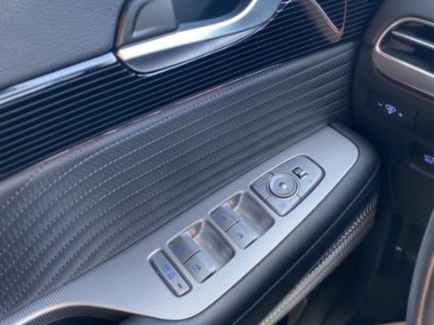 Used 2025 Hyundai Palisade Calligraphy image 9