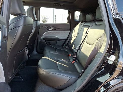 Used 2024 Jeep Compass Latitude w/ Sun and Sound Group image 10