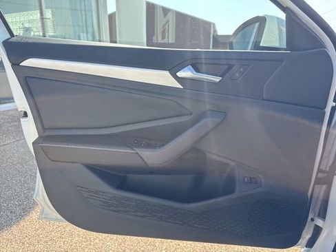 Used 2025 Volkswagen Jetta S image 13