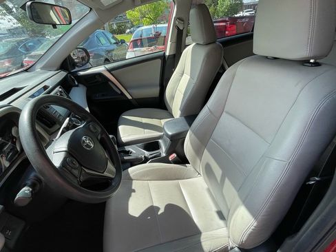 Used 2015 Toyota RAV4 LE image 10