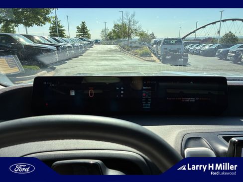 Used 2025 Ford Expedition Active AWD/4WD image 10
