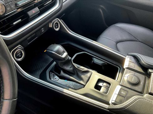 Used 2024 Toyota Grand Highlander XLE image 21