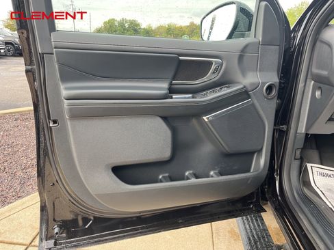 New 2025 Ford Expedition Platinum w/ Stealth Performance Package image 33