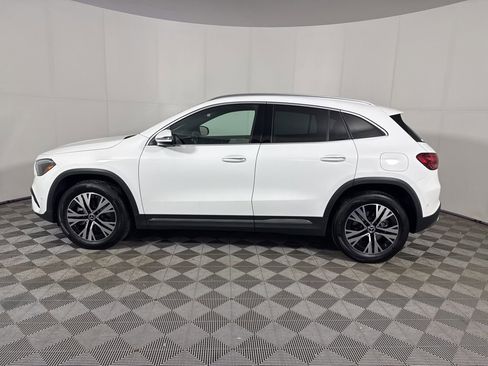 Certified 2025 Mercedes-Benz GLA 250 4MATIC image 2