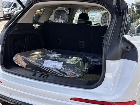 New 2025 Lincoln Corsair Reserve w/ Jet Appearance Package image 8