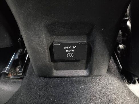 Used 2017 Jeep Renegade Latitude w/ Popular Equipment Group AWD/4WD image 14