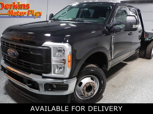 Used 2023 Ford F350 XL w/ XL Chrome Package image 1