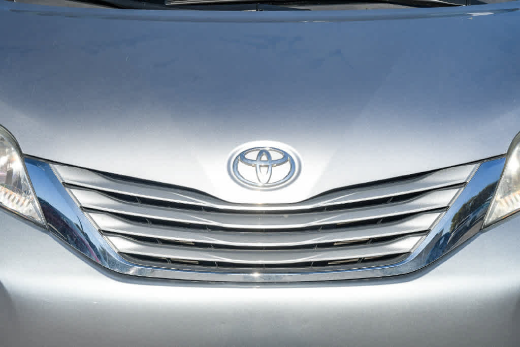 Used 2017 Toyota Sienna LE FWD image 5