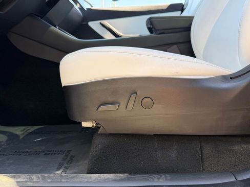 Used 2020 Tesla Model Y Long Range image 27