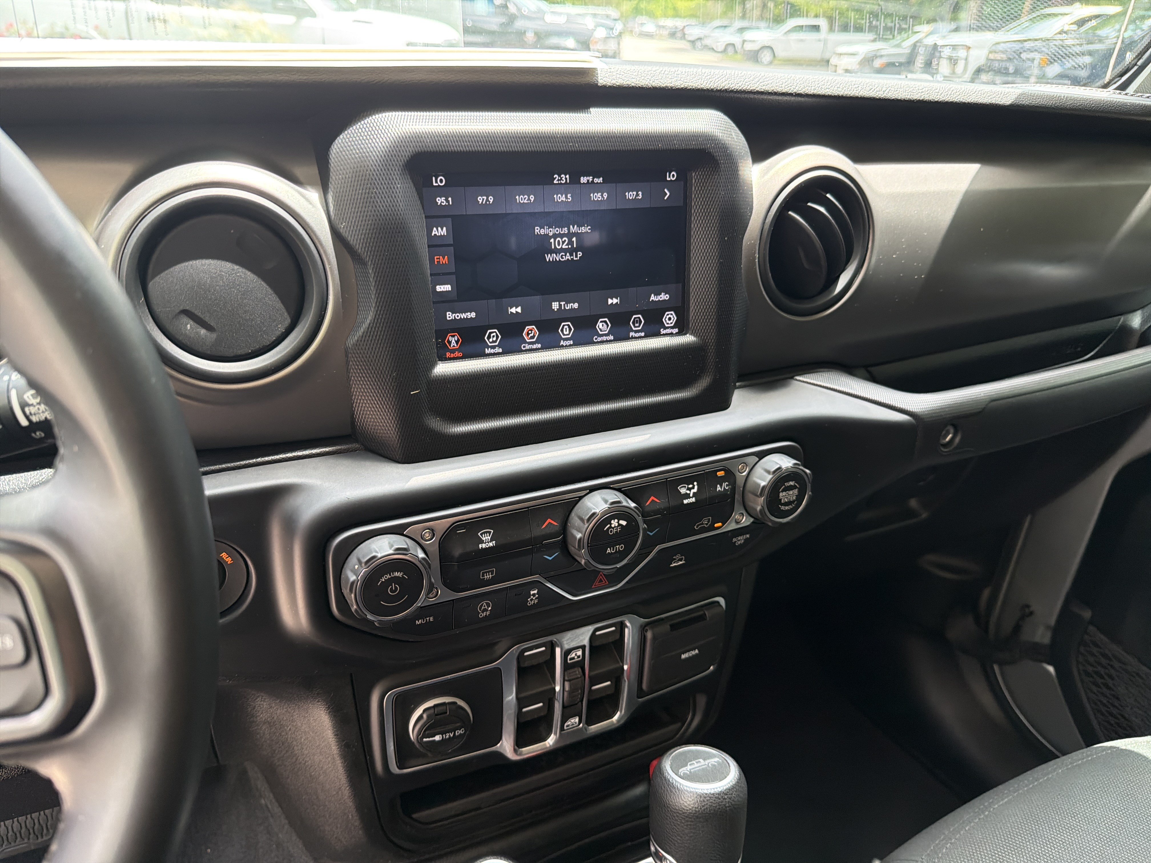 Used 2021 Jeep Gladiator Sport AWD/4WD image 28