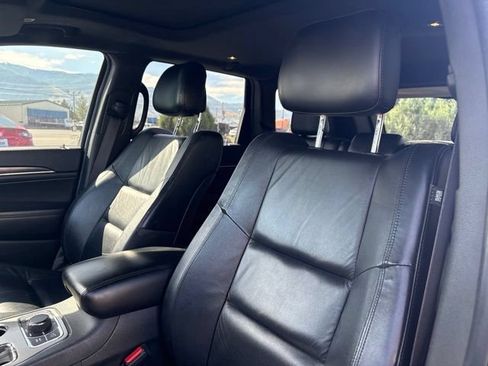 Used 2018 Jeep Grand Cherokee Limited w/ Trailer Tow Group IV AWD/4WD image 11
