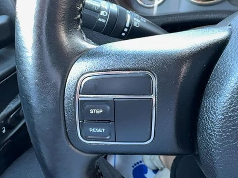 Used 2014 Jeep Wrangler Unlimited Sahara image 17