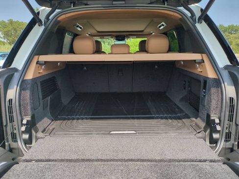 New 2026 Land Rover Range Rover SE AWD/4WD image 16