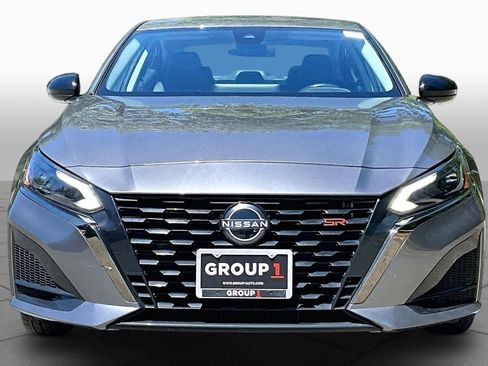 Used 2024 Nissan Altima 2.5 SR w/ SR Premium Package FWD image 4