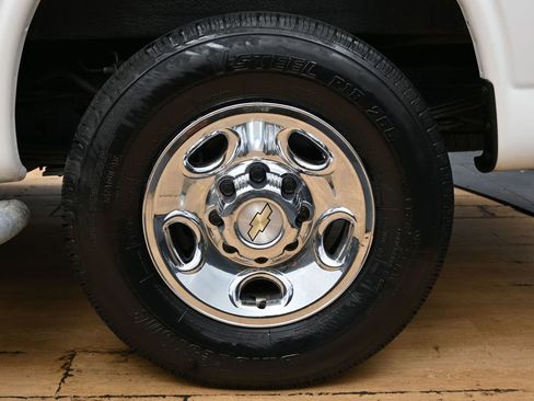 Used 2024 Chevrolet Express 2500 w/ Driver Convenience Package image 13