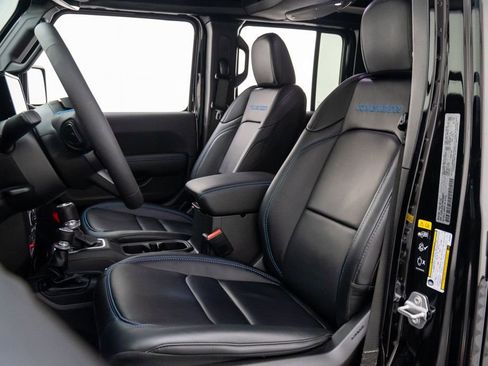 Used 2024 Jeep Wrangler Unlimited Rubicon 4xe image 15