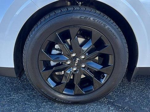 Used 2023 Kia Carnival SX Prestige image 10