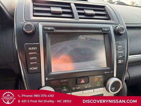Used 2014 Toyota Camry SE w/ Moonroof Package FWD image 17