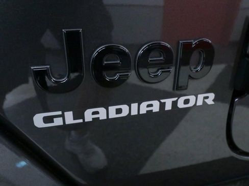 Used 2021 Jeep Gladiator Overland AWD/4WD image 33