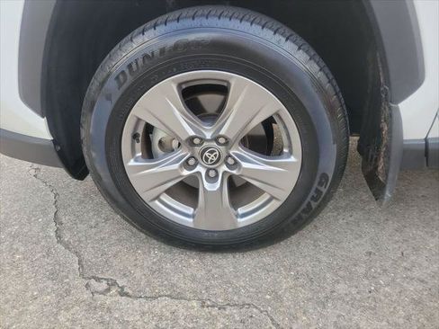 Certified 2025 Toyota RAV4 XLE FWD image 33