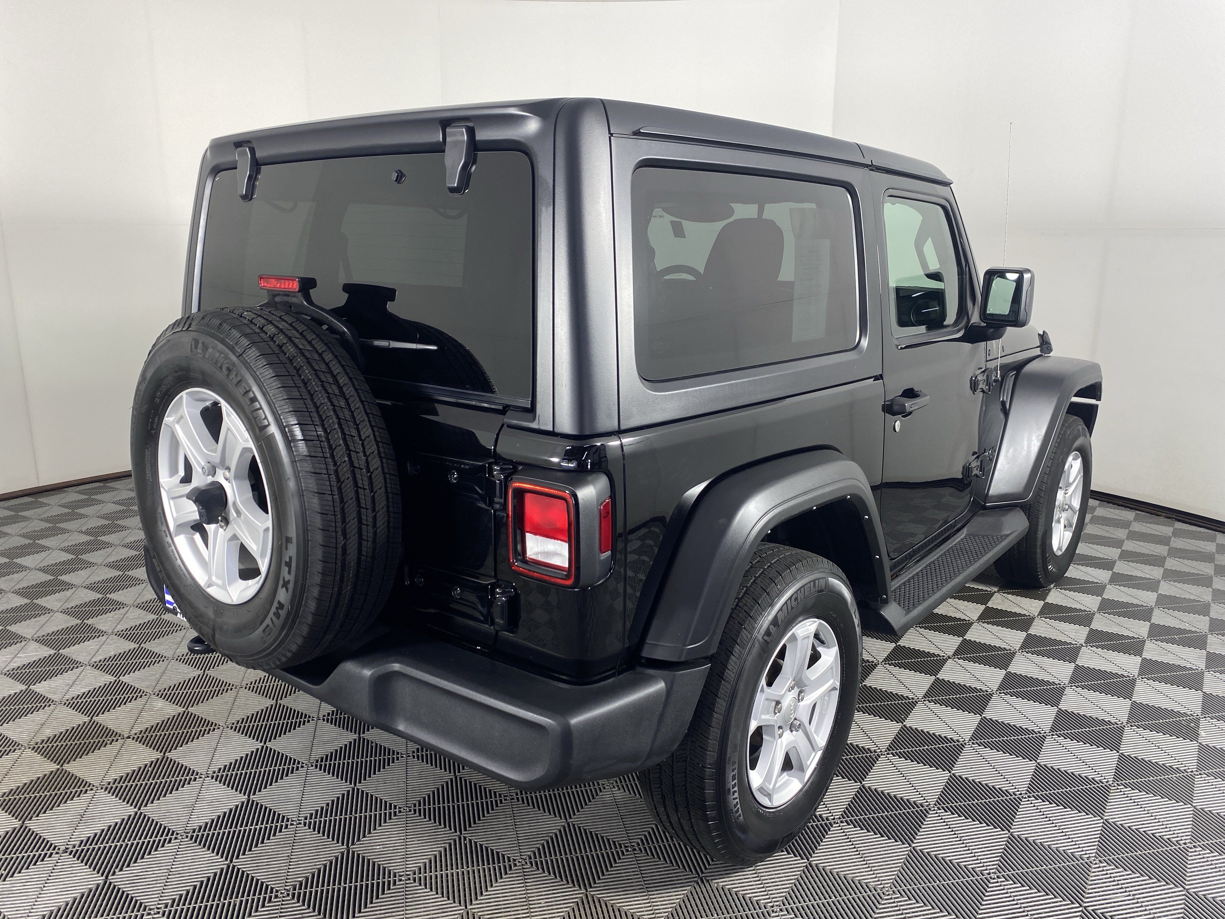 Used 2022 Jeep Wrangler Sport AWD/4WD image 6