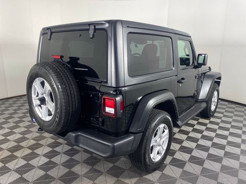 Used 2022 Jeep Wrangler Sport AWD/4WD image 6